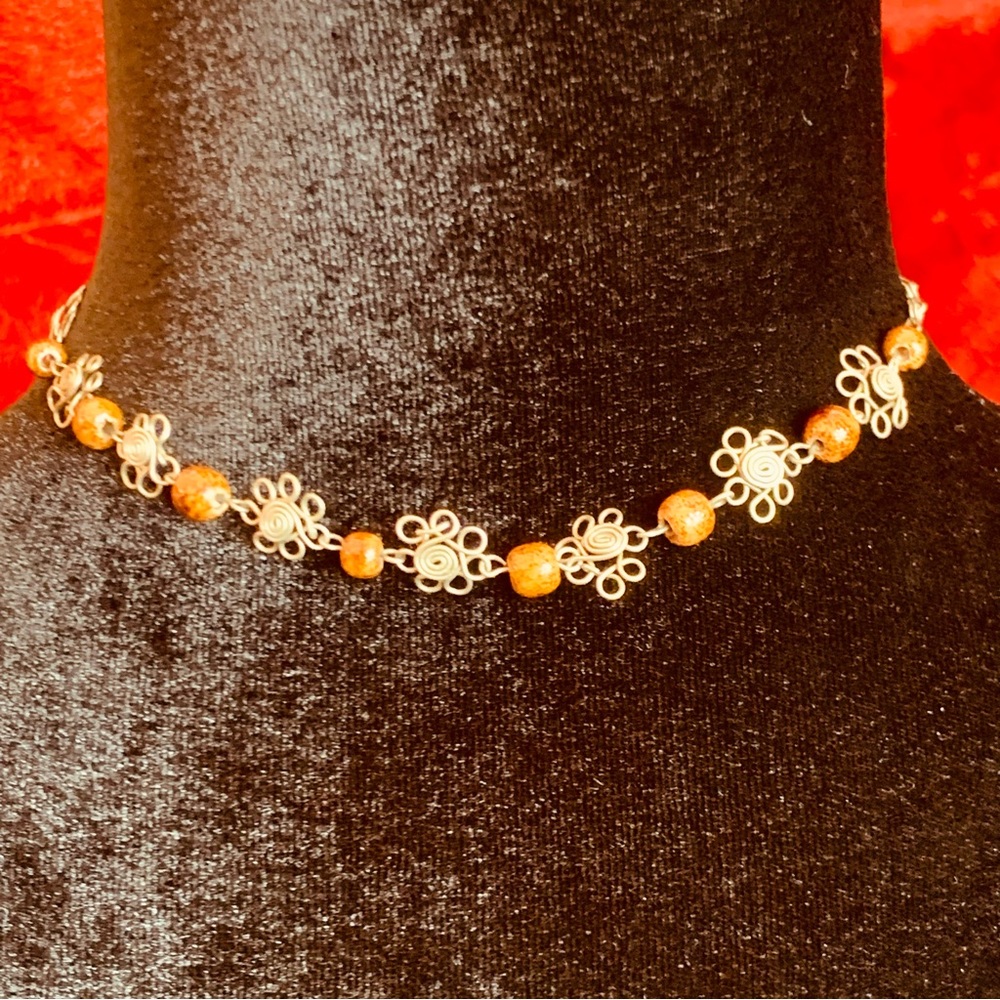 Gold tone wire flowers and wood beaded chocker